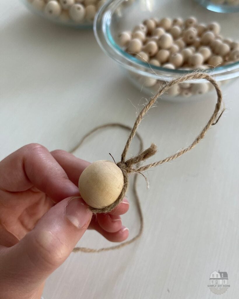 Making the end of the garland.